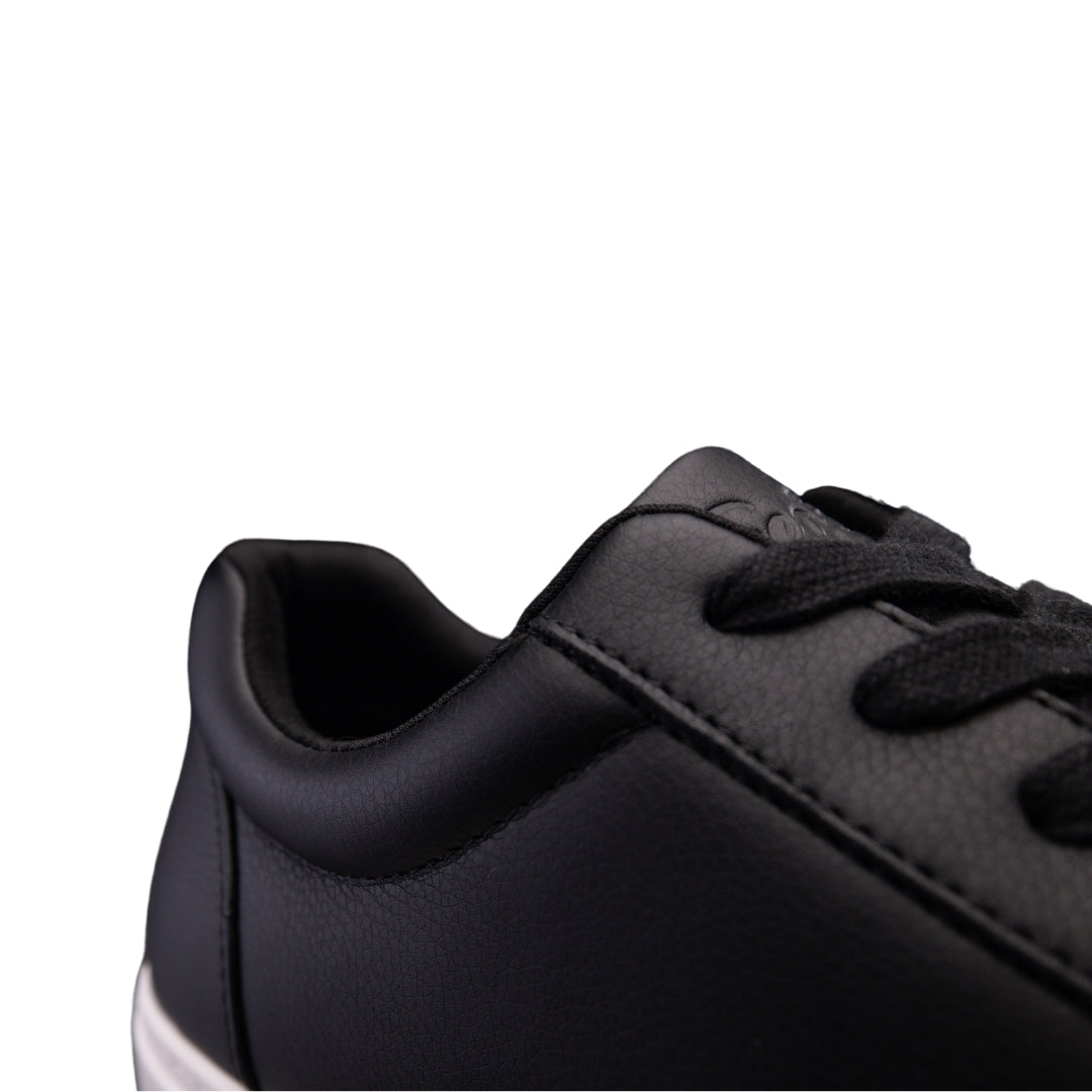 Fuego Low-Top Dance Sneakers in bianco e nero