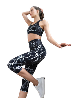 976 Capri leggings in black & white