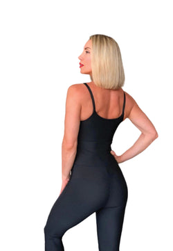 2700 Front Side Detailed Jumpsuit in Schwarz